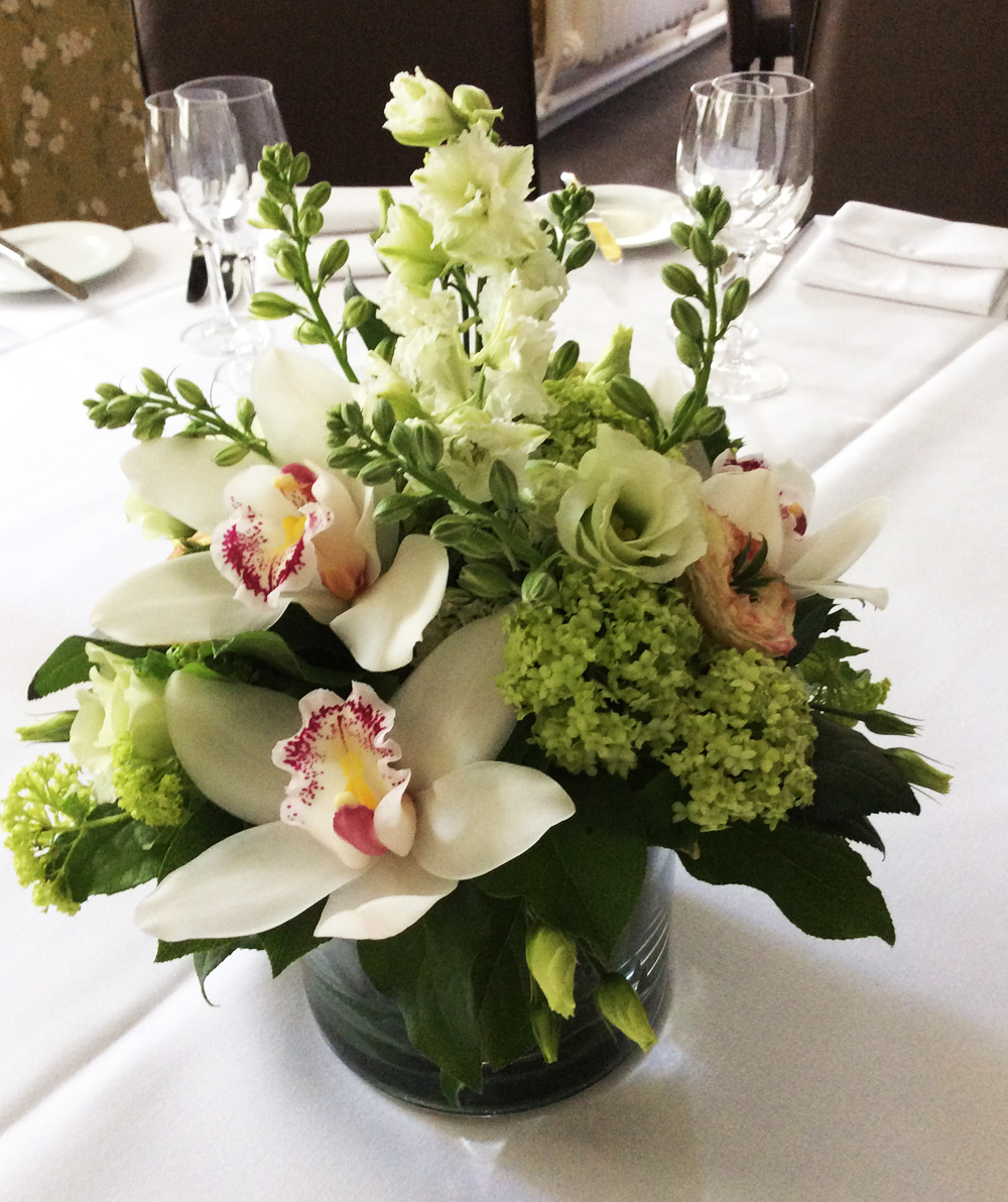 Sarah Matthews Flowers - Luxury wedding flower specialist Isle of Wight